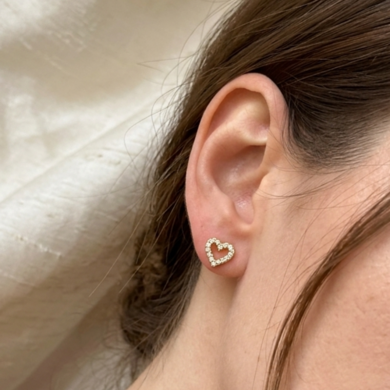 AMORA STUD EARRINGS